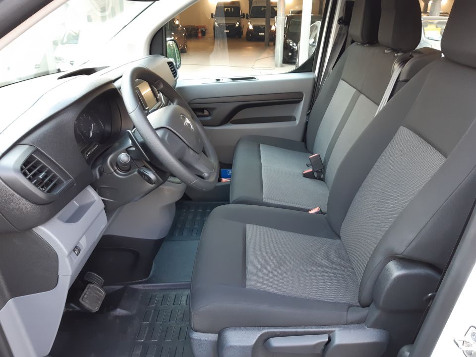 Opel Vivaro 9-Pl&auml;tze-Bus